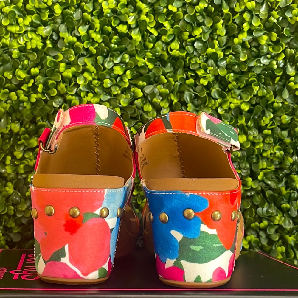 🎉❤️ LAST ONE!! HOST PICK! Multicolor Spring Summer Corkys Carley Flower Sandals - Picture 6 of 7